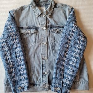 Kensie Jeans Blue Denim Jacket with Patterned Sleeves